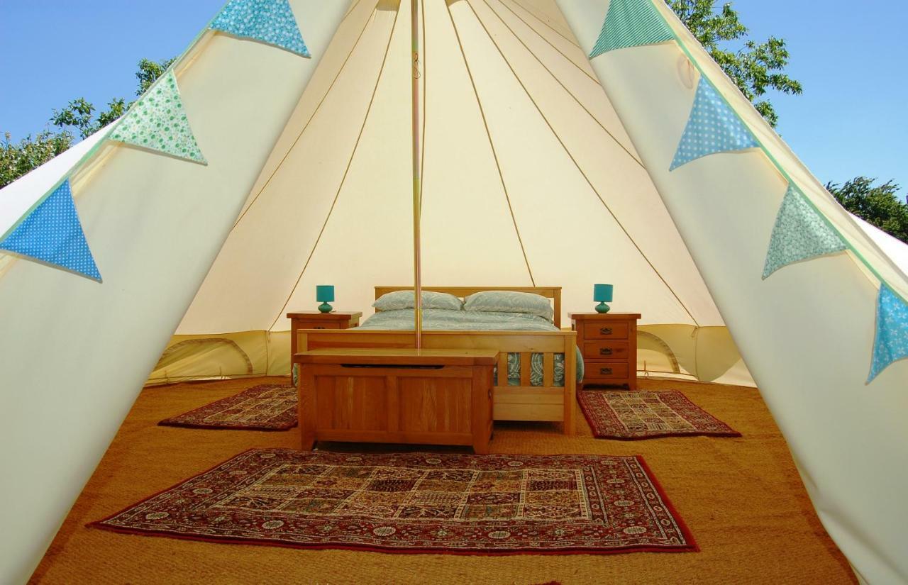 Camping La Foret De Tesse Exteriör bild