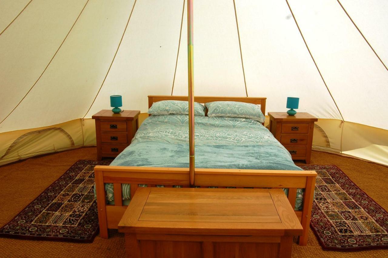 Camping La Foret De Tesse Exteriör bild