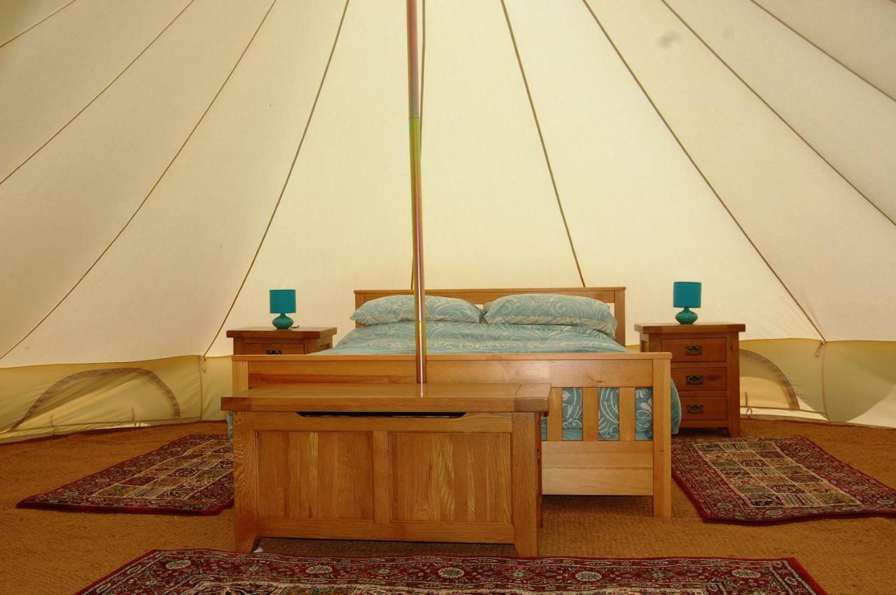 Camping La Foret De Tesse Exteriör bild